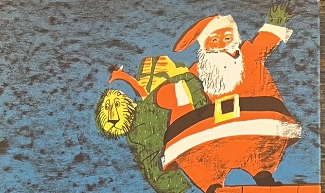『クリスマスのまえのよる』の絵本の表紙です。サンタさんが家の煙突の上で手をあげている絵が描かれています。